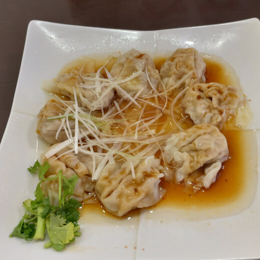 許厨房　皿ワンタン